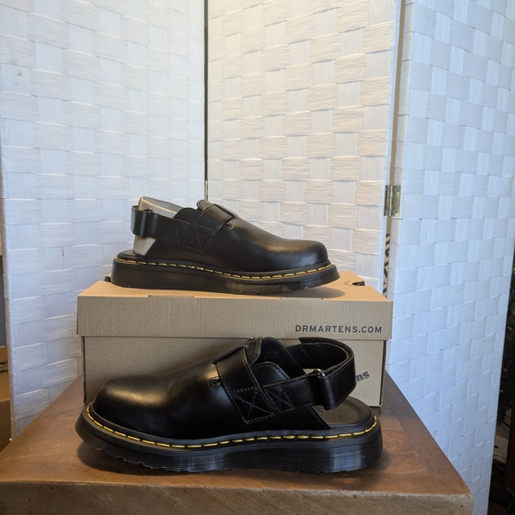 Dr. Martens Black Loafers Martins NEW in box Womens 8 Mens 7 - Picture 2 of 7